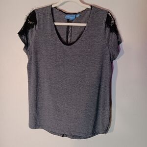 Simply Vera grey black lace top sz L